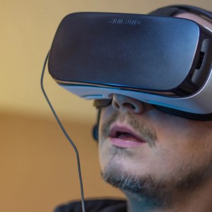 Gear Virtual Reality