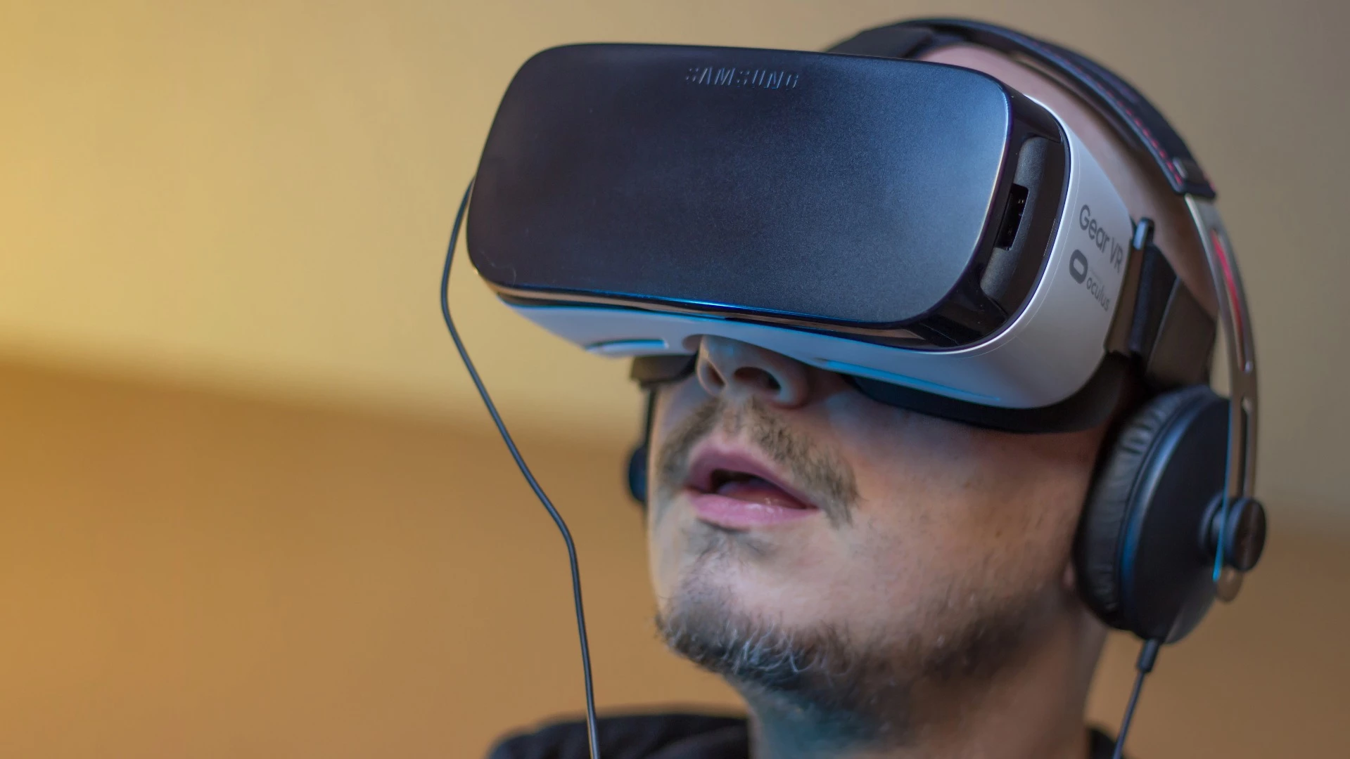 Gear Virtual Reality