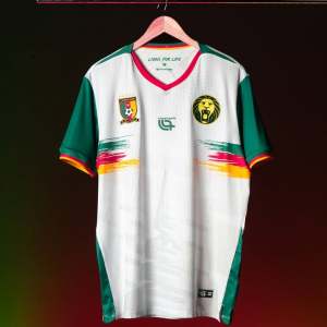 Maillot domicile et extérieur de l'équipe National du Cameroun